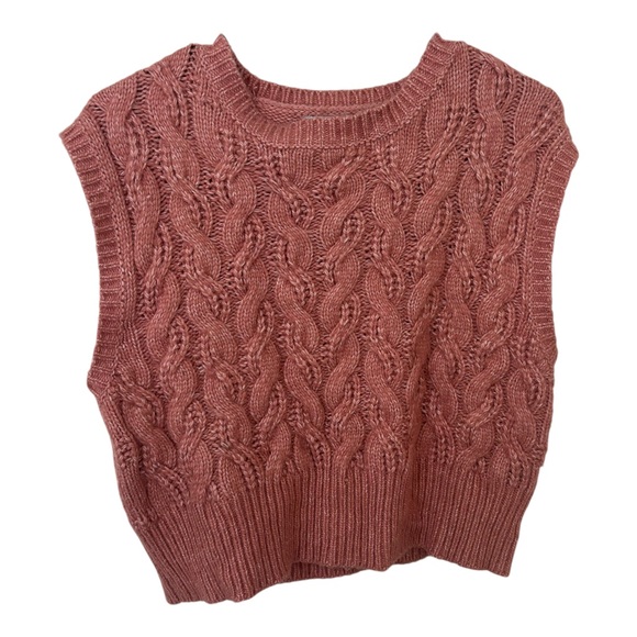 Sincerly Jules Sweaters - Sincerely Jules Cable Knit sleeveless crew neck Sweater size M